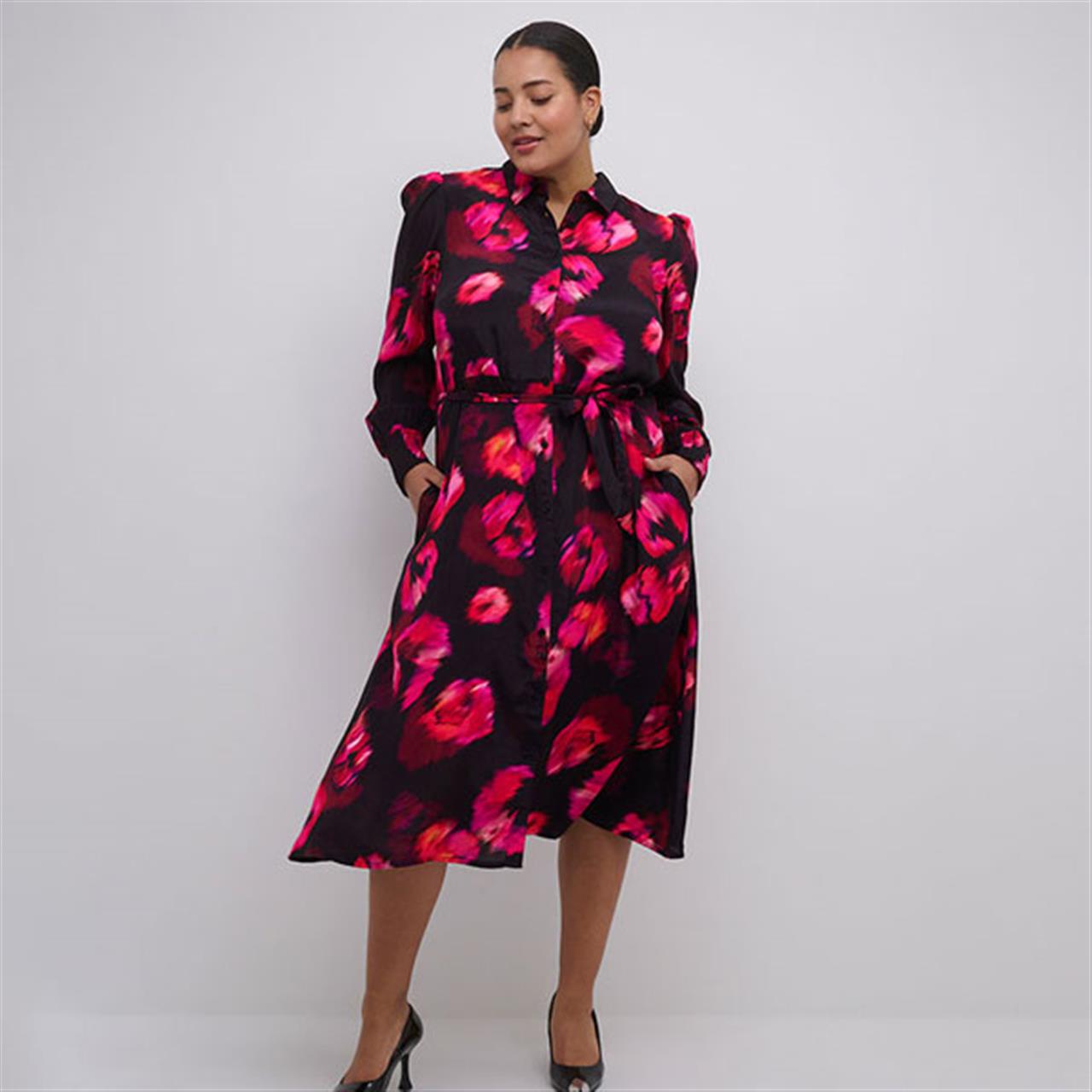 Hvilke tanker ligger der bag produktion af plus size kjoler