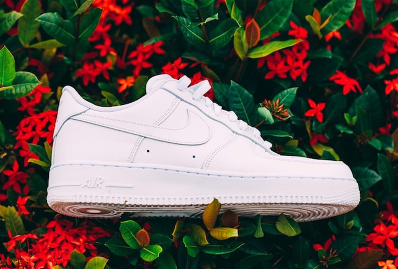 Air force 1 den ikoniske sneakers med et sundt design